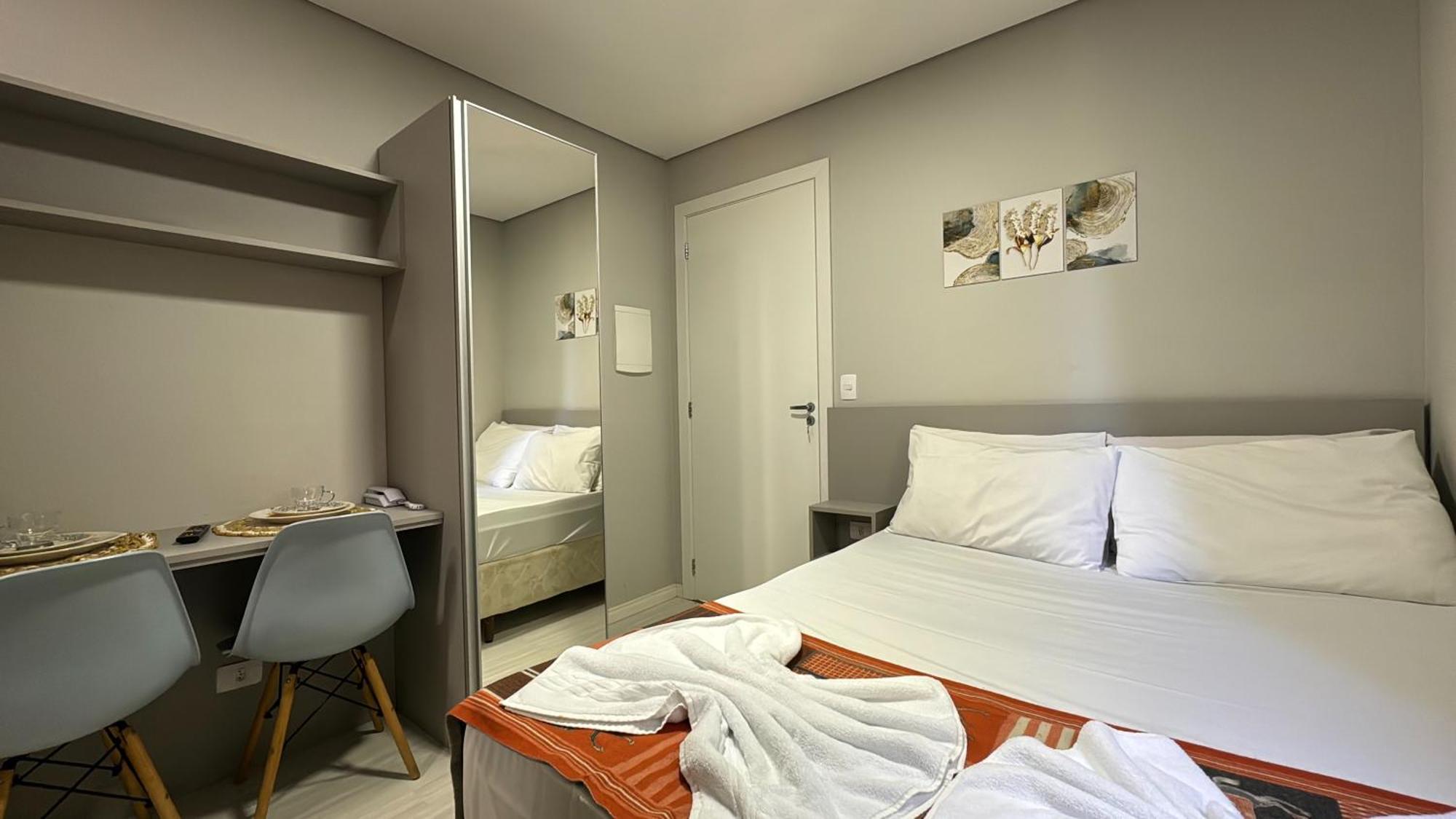 4- Studio Para Casal. Otima Localizacao 쿠리치바 외부 사진